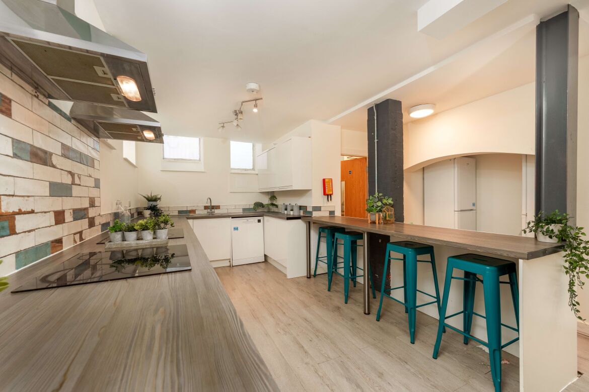 The Courtyard, Flat 3 Image 3